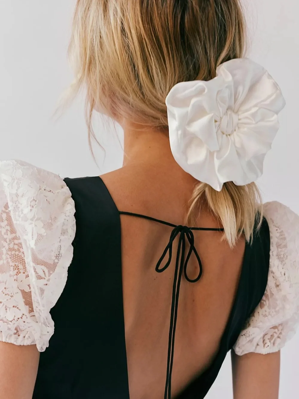 Free People Maria's Bow Scrunchie